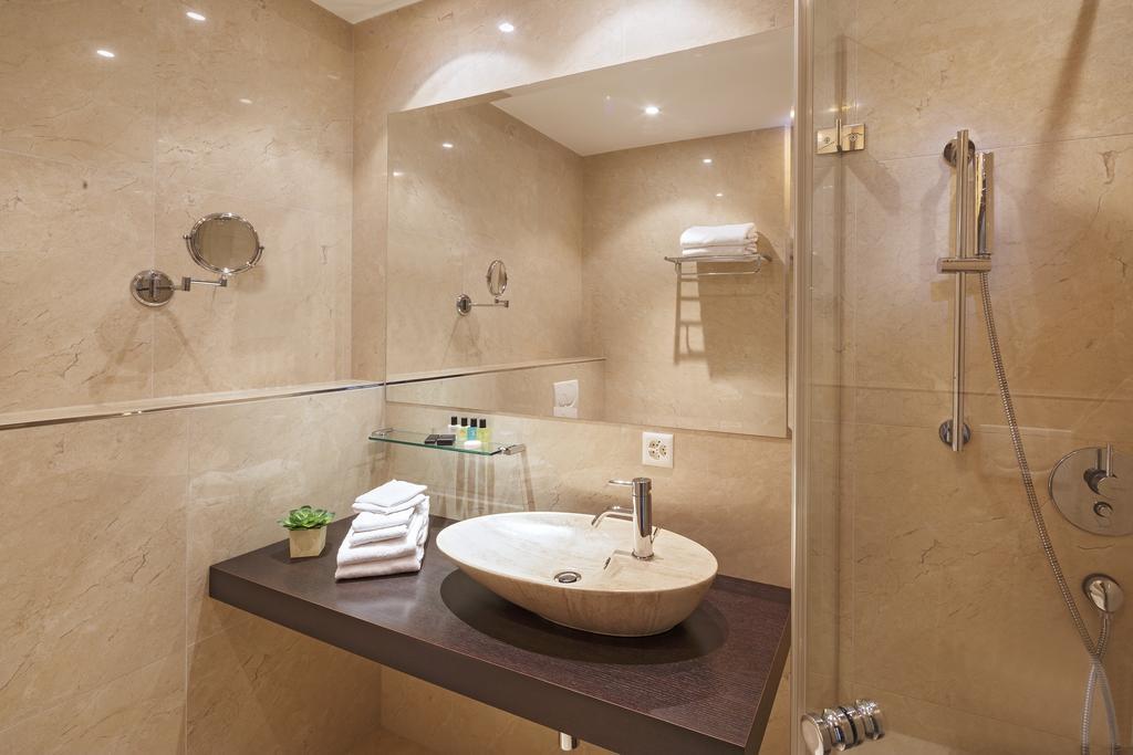 Business Hotel First Feusisberg Quarto foto