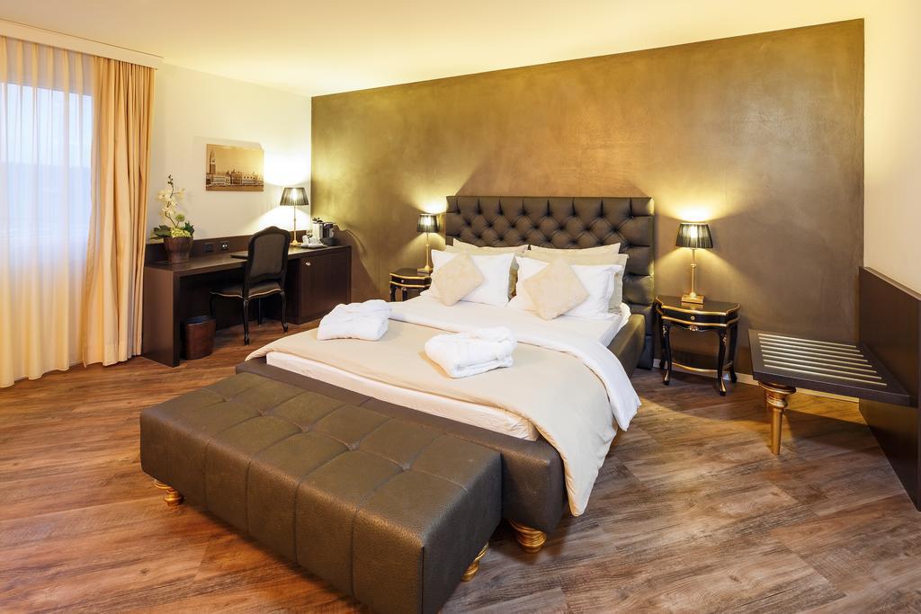 Business Hotel First Feusisberg Quarto foto